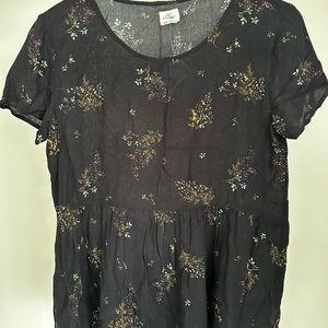 Oneil women’s or girls size XS‎ flowy  top